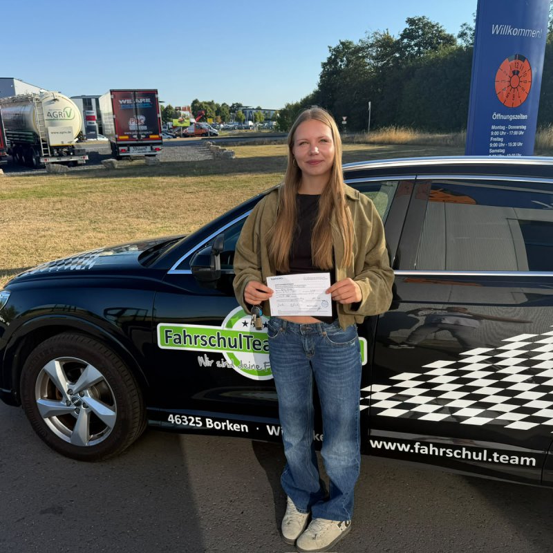 Emily – Führerscheinklasse B, 13.08.2026